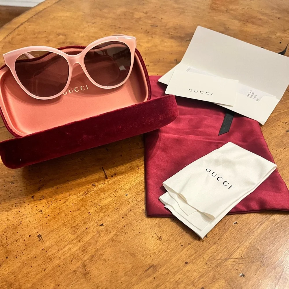 Gucci Sunglasses - Picture 8 of 14